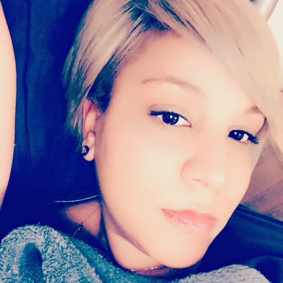 Meet your Posher, Jessica - Picture 1 of 1